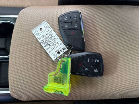 Used 2025 Chevrolet Equinox ACTIV image 36