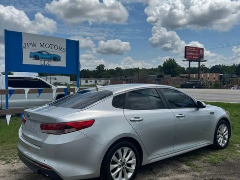 Used 2016 Kia Optima LX w/ Option Group 014 FWD image 10
