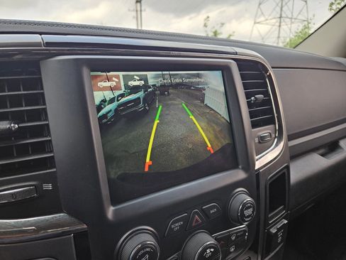 Used 2018 RAM 2500 Big Horn w/ Sport Appearance Group AWD/4WD image 16