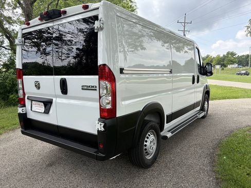 Used 2025 RAM ProMaster 2500 w/ U-Haul Equipment Group FWD image 5