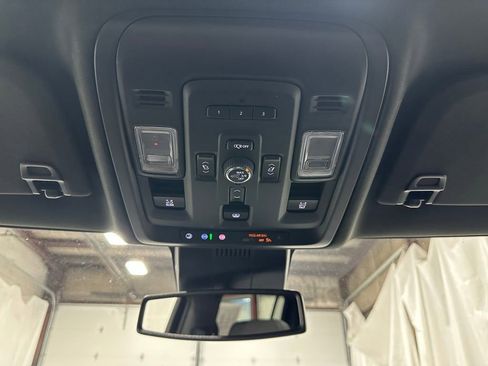 Used 2023 GMC Yukon XL Denali AWD/4WD image 38