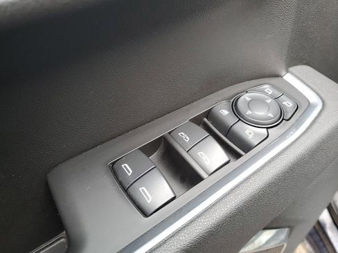 Certified 2025 GMC Sierra 1500 SLT image 24