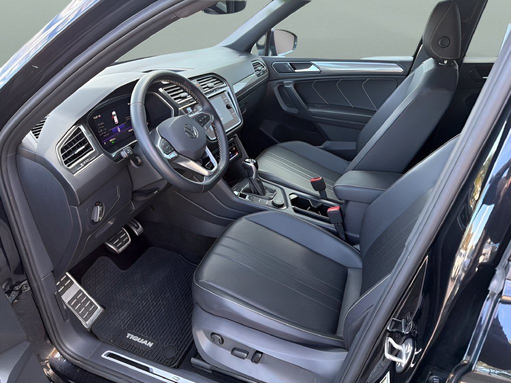Used 2023 Volkswagen Tiguan SE R-Line AWD/4WD image 9