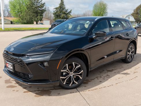 New 2026 Toyota Crown Signia AWD/4WD image 4