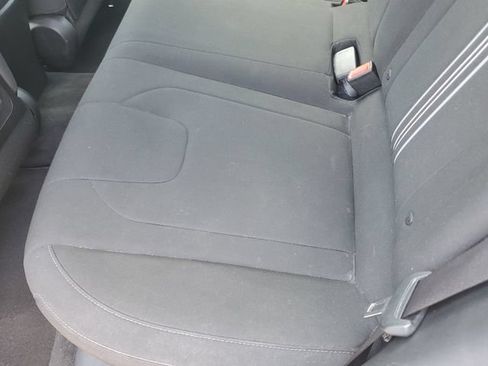 Used 2022 Hyundai Elantra SEL w/ Preferred Accessory Package FWD image 14
