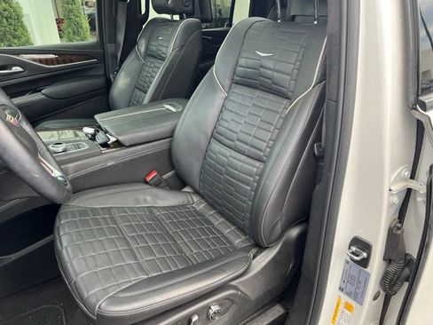 Used 2024 Cadillac Escalade ESV Sport Platinum AWD/4WD image 12