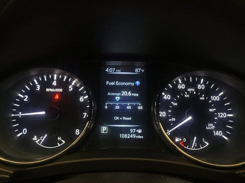 Used 2017 Nissan Rogue SV AWD/4WD image 23