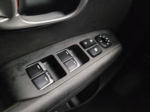 Used 2019 Kia Soul FWD image 27
