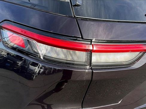 Used 2023 Jeep Grand Cherokee Limited image 32