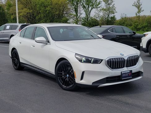 Used 2024 BMW 530i xDrive AWD/4WD image 31
