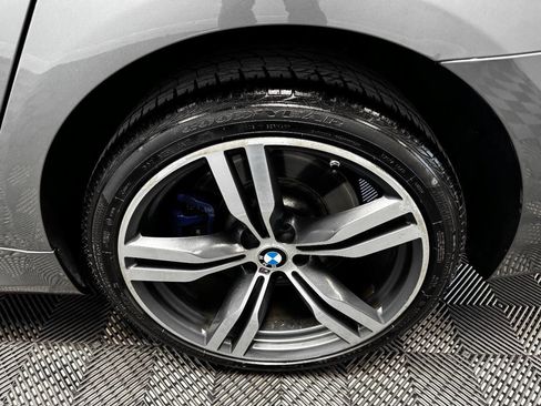 Used 2016 BMW 750i image 18
