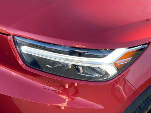 Used 2021 Volvo XC40 T5 R-Design w/ Advanced Package image 28