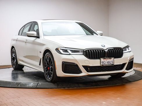 Certified 2023 BMW 530e w/ M Sport Package image 3