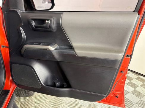 Used 2017 Toyota Tacoma SR5 w/ Tow Package image 14