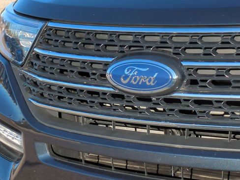 Used 2022 Ford Explorer XLT w/ Equipment Group 202A image 12