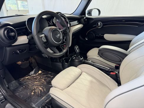 Used 2024 MINI Cooper S w/ Signature Upholstery Package FWD image 9