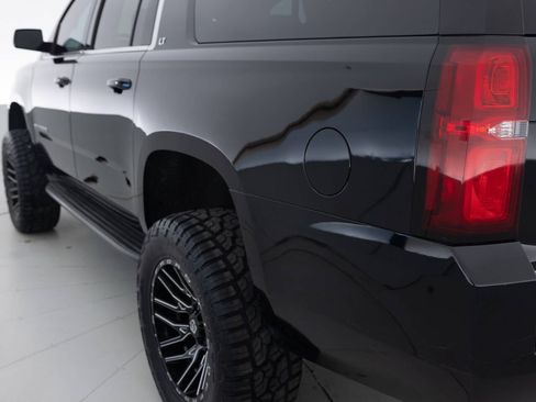 Used 2015 Chevrolet Suburban LT w/ Luxury Package image 13