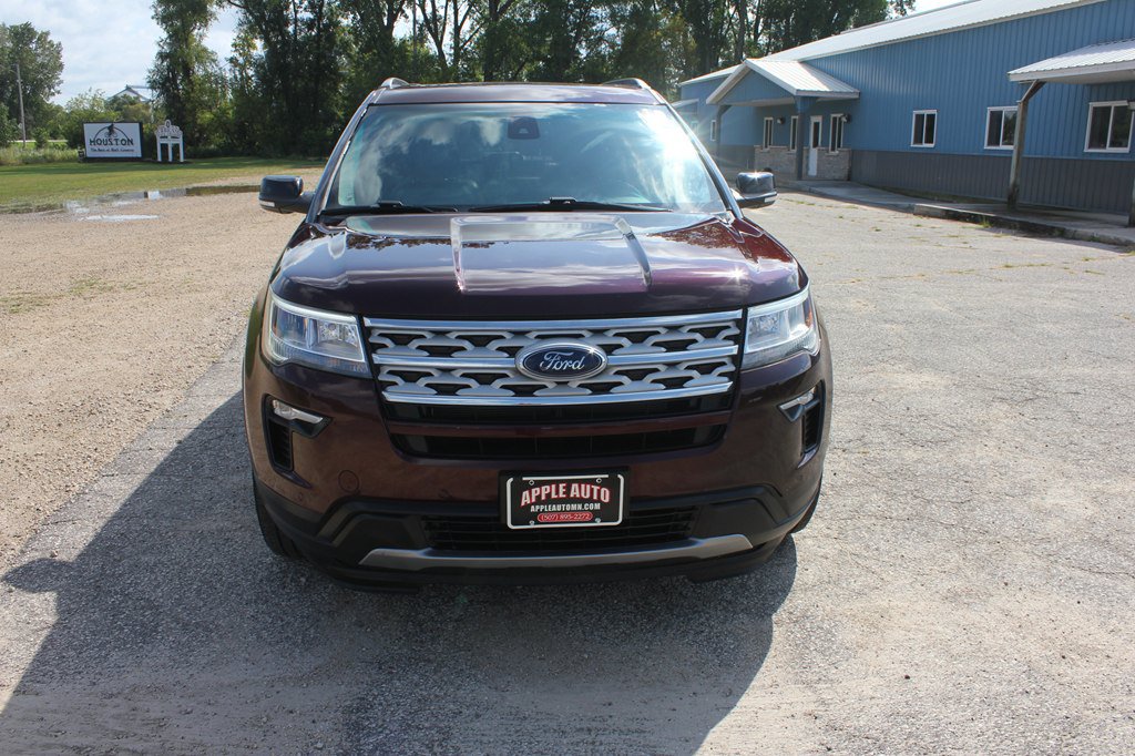 Used 2018 Ford Explorer XLT w/ Equipment Group 202A AWD/4WD image 2