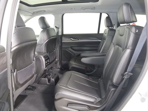 Used 2023 Jeep Grand Cherokee L Limited AWD/4WD image 50