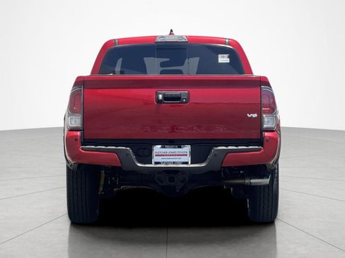 Certified 2022 Toyota Tacoma TRD Off-Road w/ TRD Premium Off Road Package AWD/4WD image 4