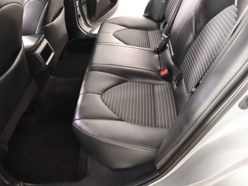 Used 2024 Toyota Camry SE FWD image 11