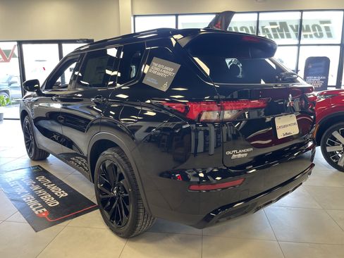 New 2025 Mitsubishi Outlander SEL Black Edition image 13