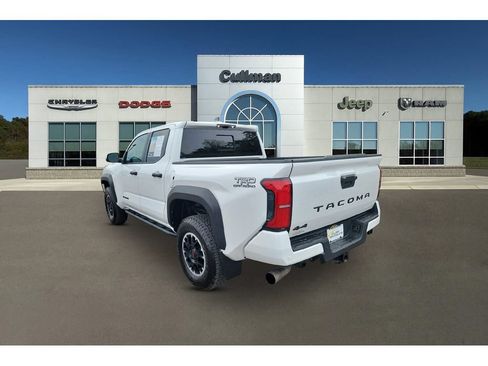 Used 2024 Toyota Tacoma TRD Off-Road w/ TRD Off Road Upgrade Package AWD/4WD image 5
