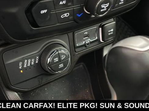 Used 2023 Jeep Renegade Trailhawk w/ Sun/Sound Group AWD/4WD image 22