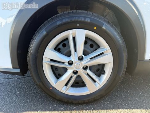 Used 2024 Nissan Kicks S image 10