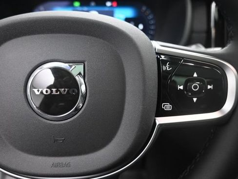Used 2026 Volvo XC90 B6 Plus w/ Protection Package Premier AWD/4WD image 14