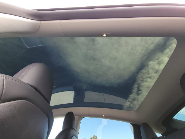 Used 2023 Tesla Model Y Long Range AWD/4WD image 15