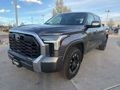 Used 2022 Toyota Tundra SR5 AWD/4WD image 3