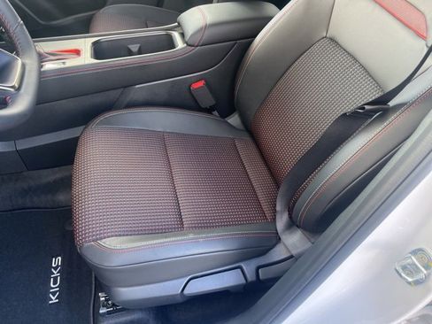 New 2025 Nissan Kicks SR image 15