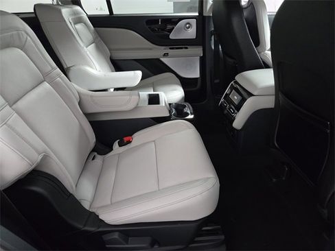 New 2026 Lincoln Aviator Reserve w/ Luxury Package image 19