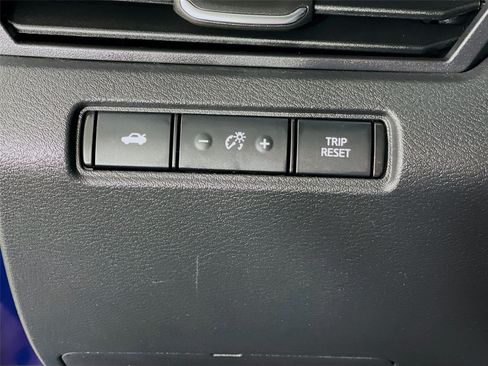 Used 2022 Nissan Altima 2.5 SR FWD image 14