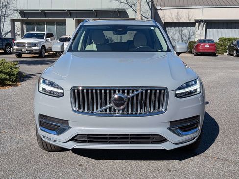 Certified 2024 Volvo XC90 B6 Core w/ Protection Package Premier image 9