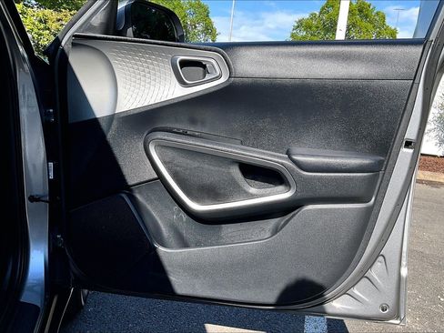 Used 2024 Kia Soul LX w/ Option Group 015 FWD image 21