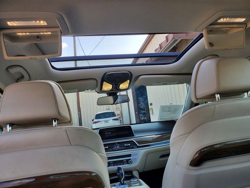 Used 2018 BMW 750i xDrive image 55