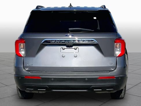 Used 2022 Ford Explorer XLT RWD image 5