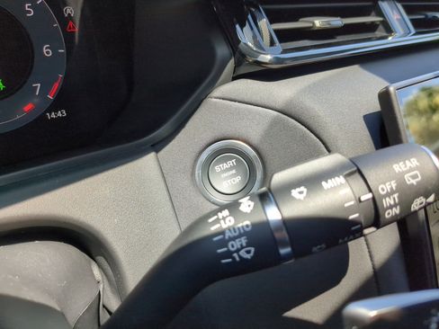 New 2026 Land Rover Range Rover Velar Dynamic SE image 30