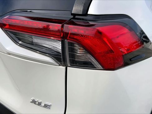 Used 2021 Toyota RAV4 XLE Premium FWD image 30