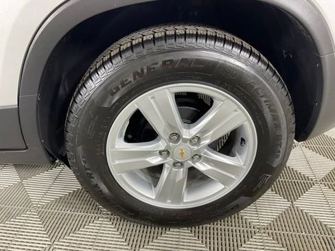 Used 2018 Chevrolet Trax LT w/ LT Convenience Package FWD image 29