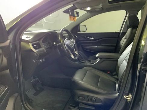 Used 2019 GMC Acadia SLT FWD image 27