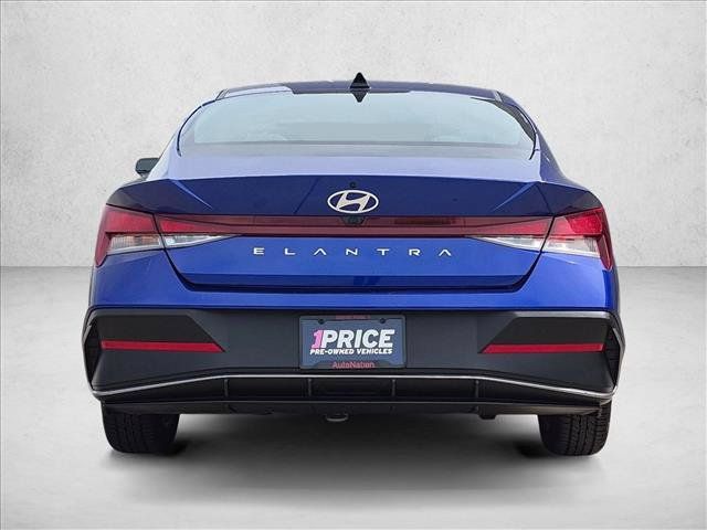 Used 2024 Hyundai Elantra SEL FWD image 7