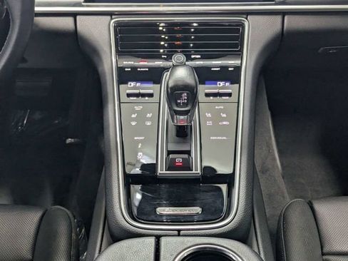 Used 2022 Porsche Panamera 4 Platinum Edition image 13