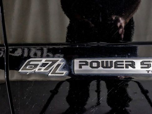 Used 2022 Ford F250 Platinum w/ FX4 Off-Road Package image 46