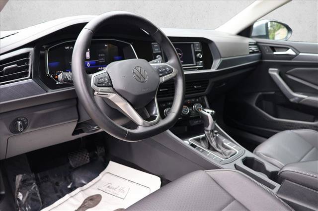 Used 2024 Volkswagen Jetta SE FWD image 10