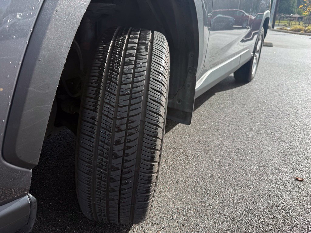 Used 2019 Toyota RAV4 Limited AWD/4WD image 36