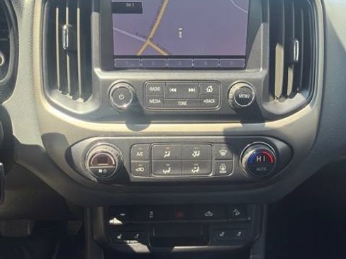 Used 2015 Chevrolet Colorado Z71 AWD/4WD image 5