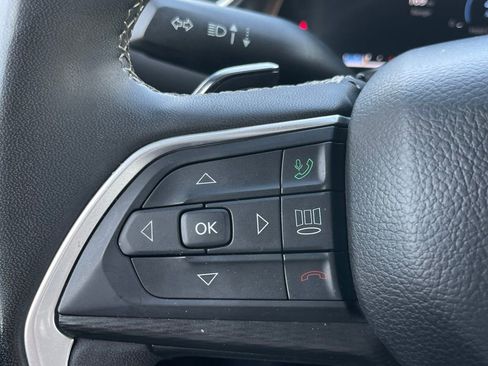 Used 2023 Jeep Grand Cherokee L Laredo AWD/4WD image 23